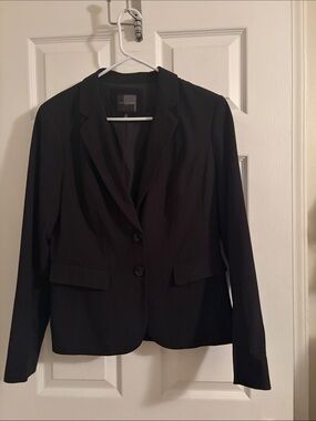 The Limited Black Women's Two-Button Tailored Blazer- Like new